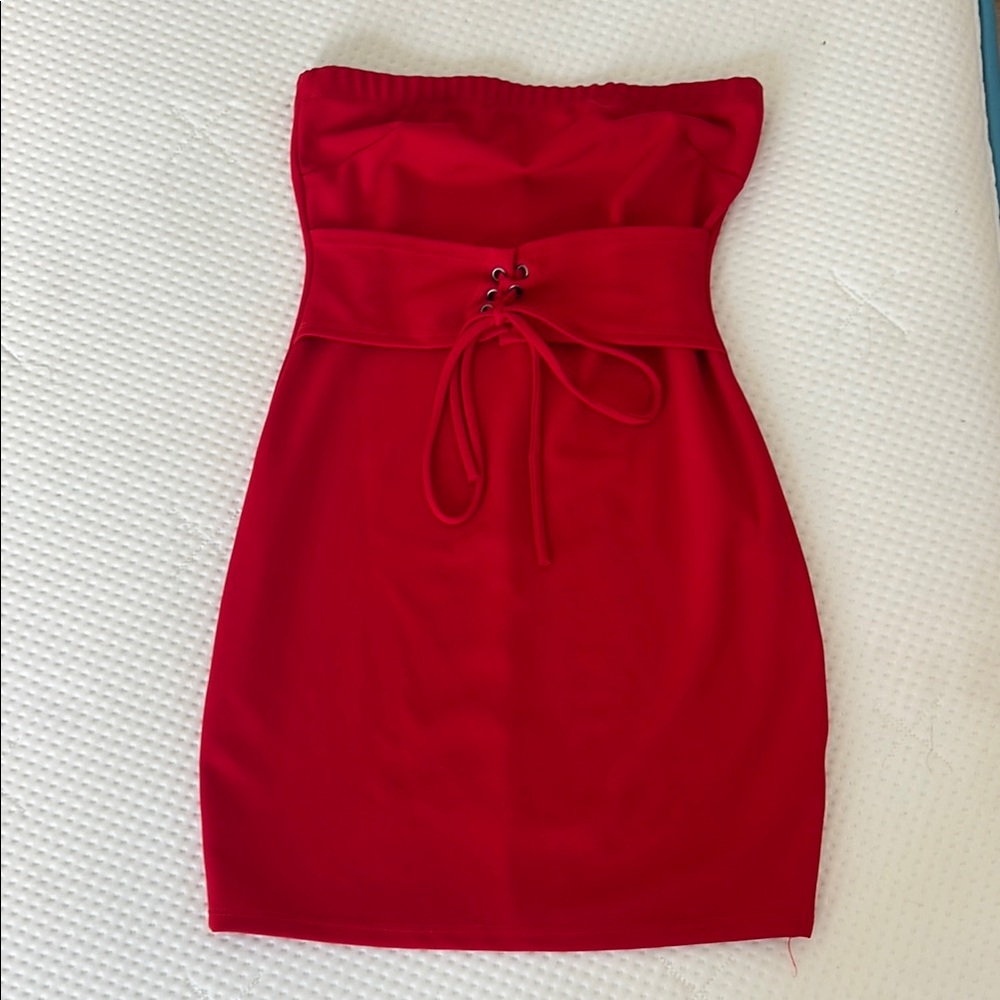 Elegant Red Strapless Dress
